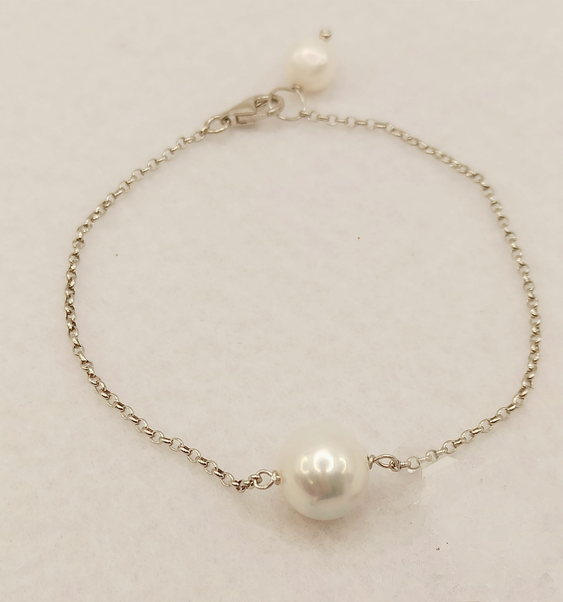 Bracciale in argento e perla centrale